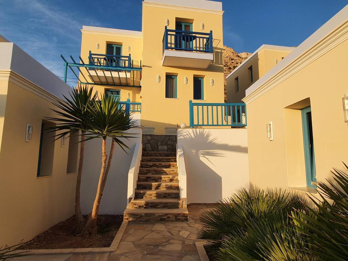 Finiki Villas *