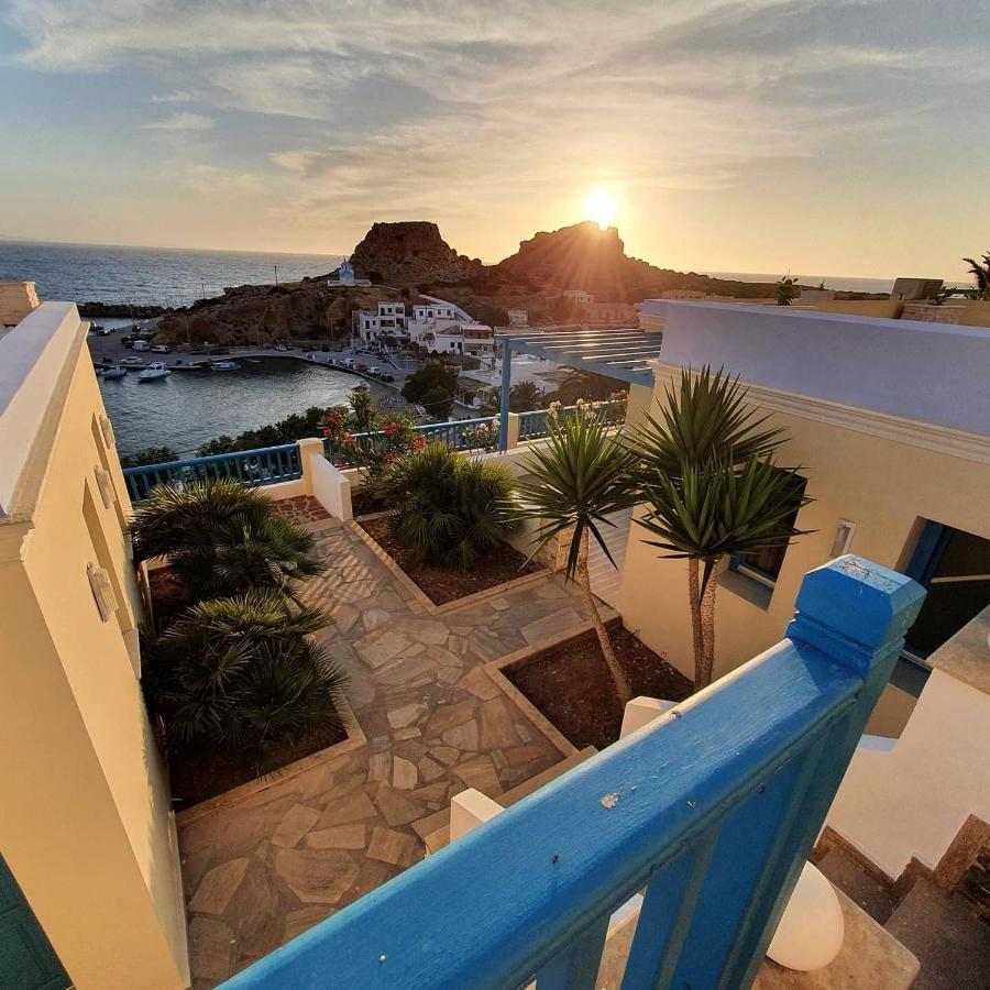 Finiki Villas *